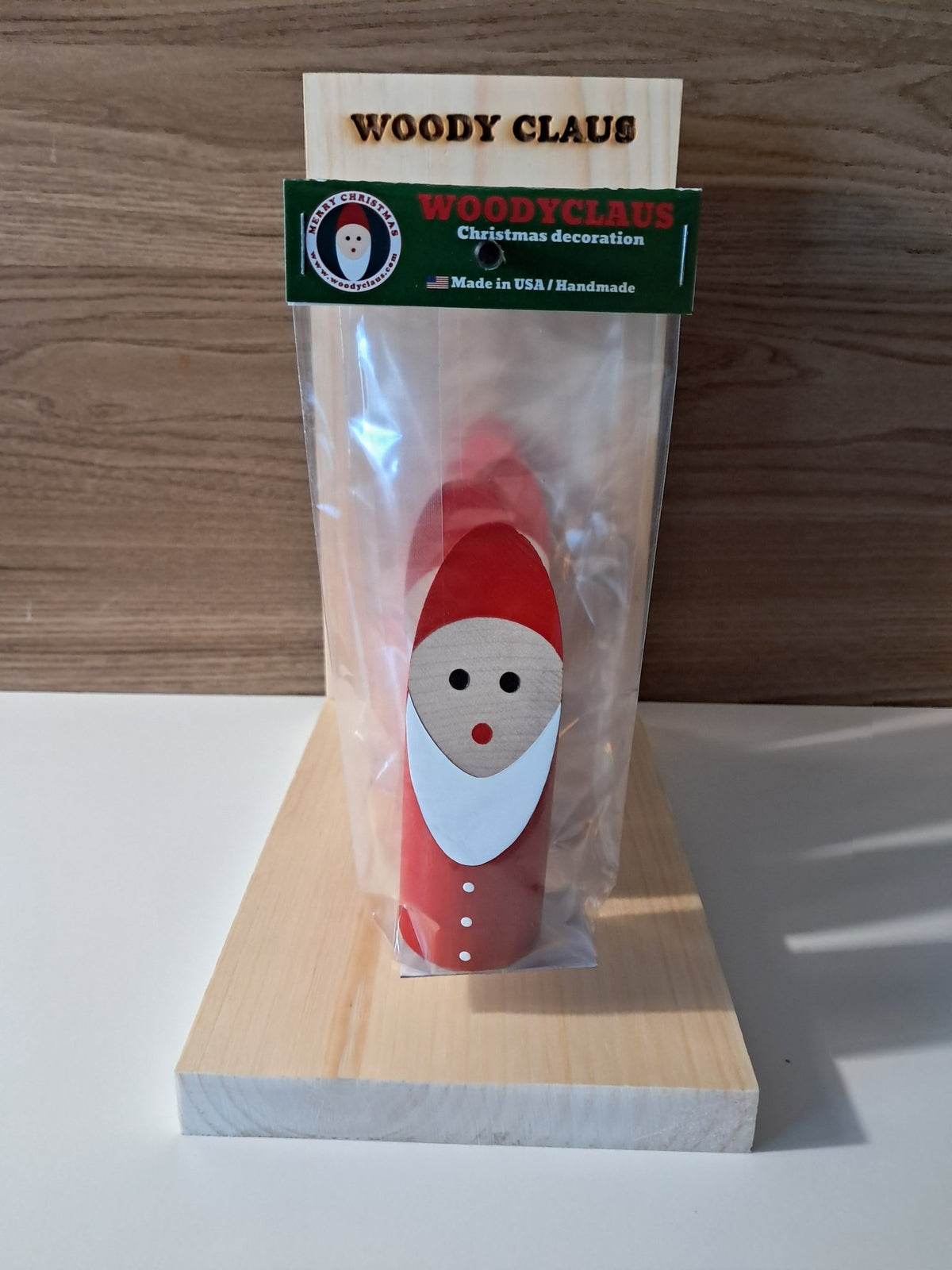 Little wooden Santa Claus, hand-carved from beechwood