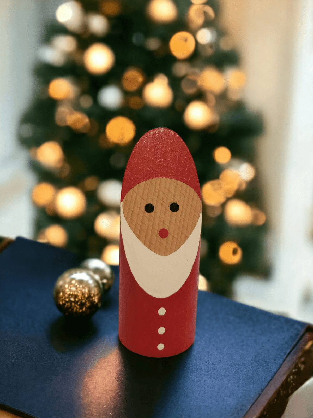 Little wooden Santa Claus, hand-carved from beechwood